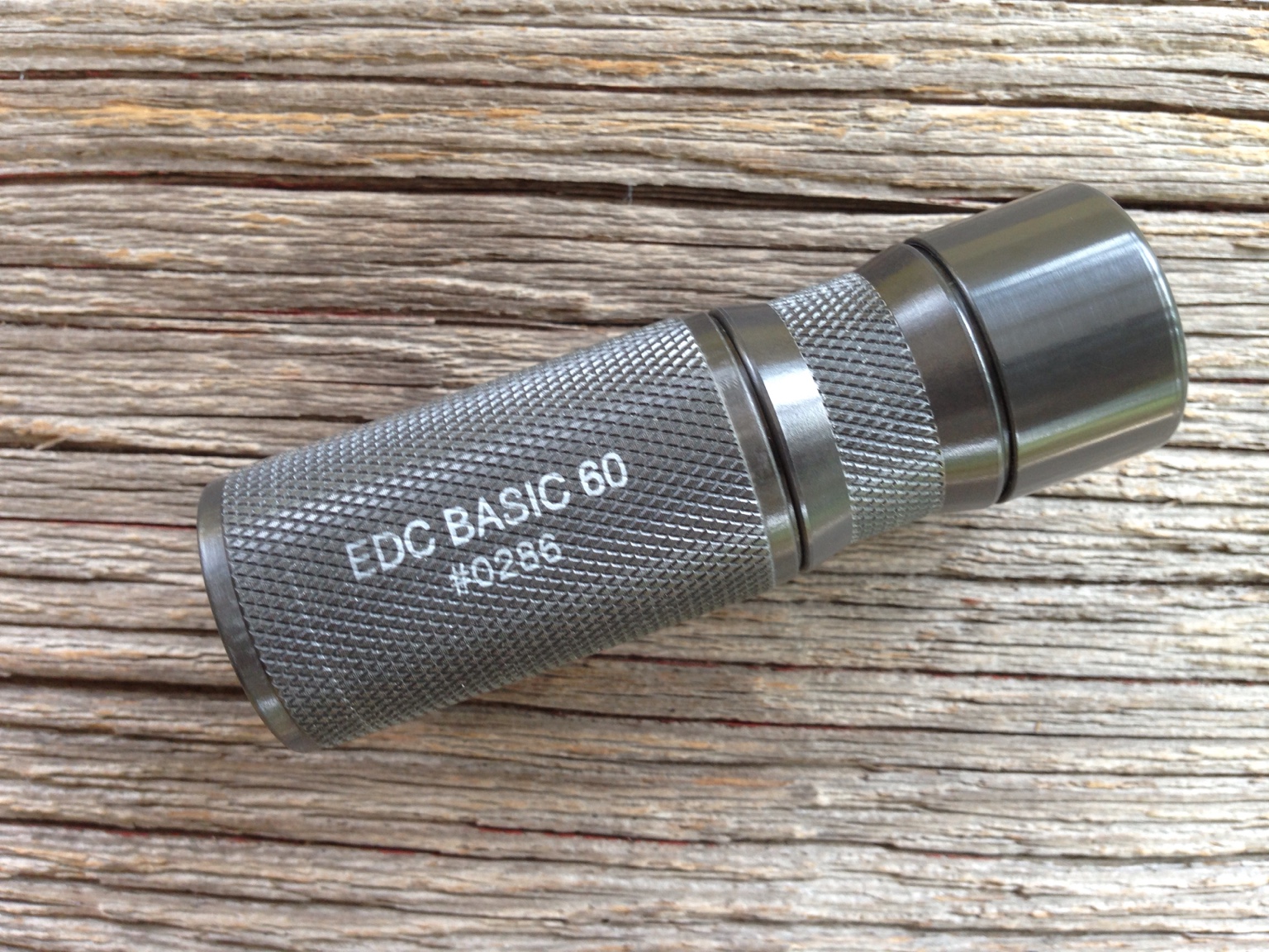 Một chiếc đèn EDC Basic 60 của thành viên jds1