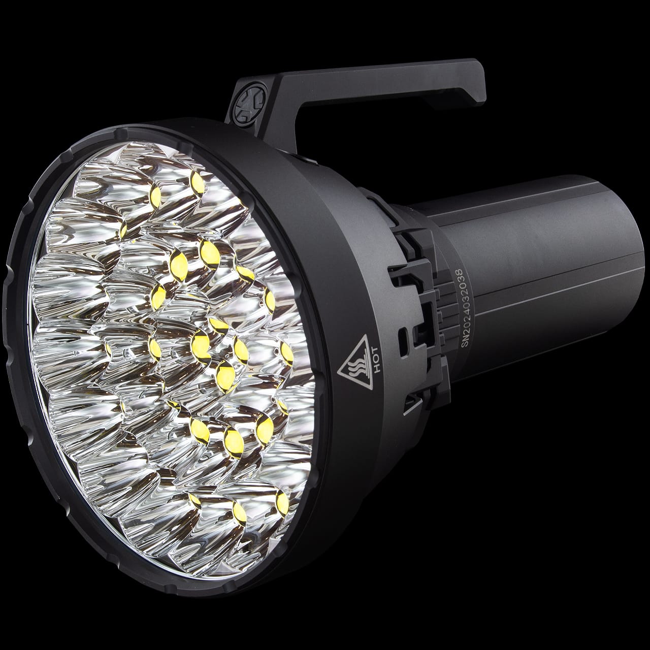 Đây là đèn pin IMALENT MS32 với 32 con LED XHP 70.2 đem lại độ sáng khủng khiếp 200.000 Lumen.
